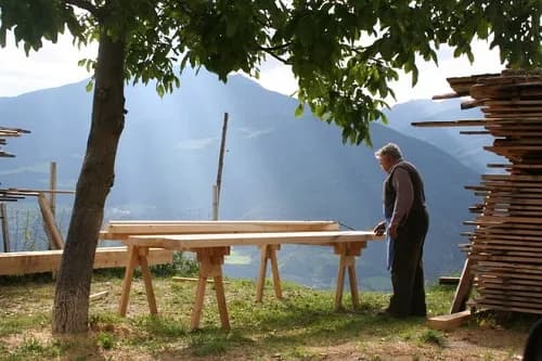 Jak zrobić stół warsztatowy z drewna - proste kroki i porady